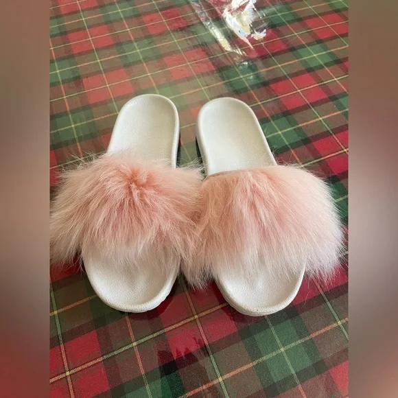 UGG Lamb Fur Royale Genuine Dyed Lamb Fur Slide Sandal. Pink Size 7 - Picture 1 of 5